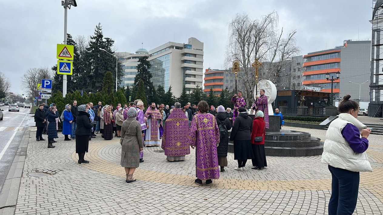 В Краснодаре организовали мемориал в память о погибших в "Крокусе"